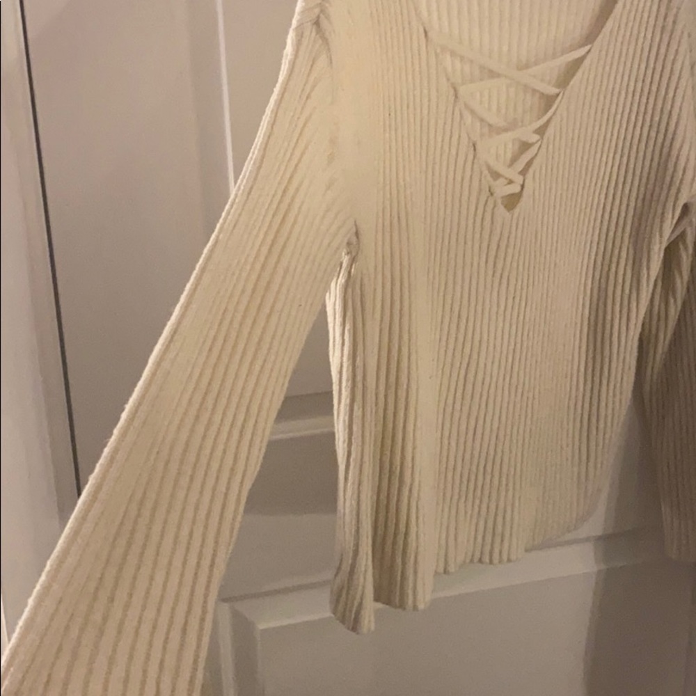 Sweater - Picture 4 of 4